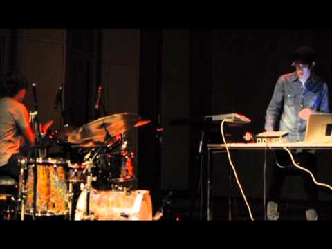 Performing an electronic composition